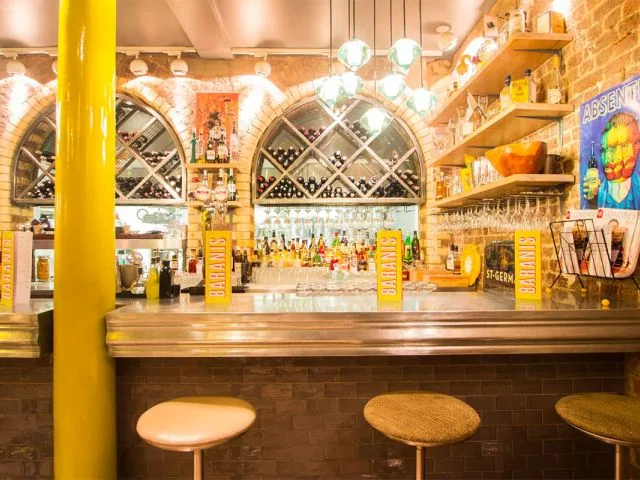 Baranis Holborn, ping-pong in Holborn