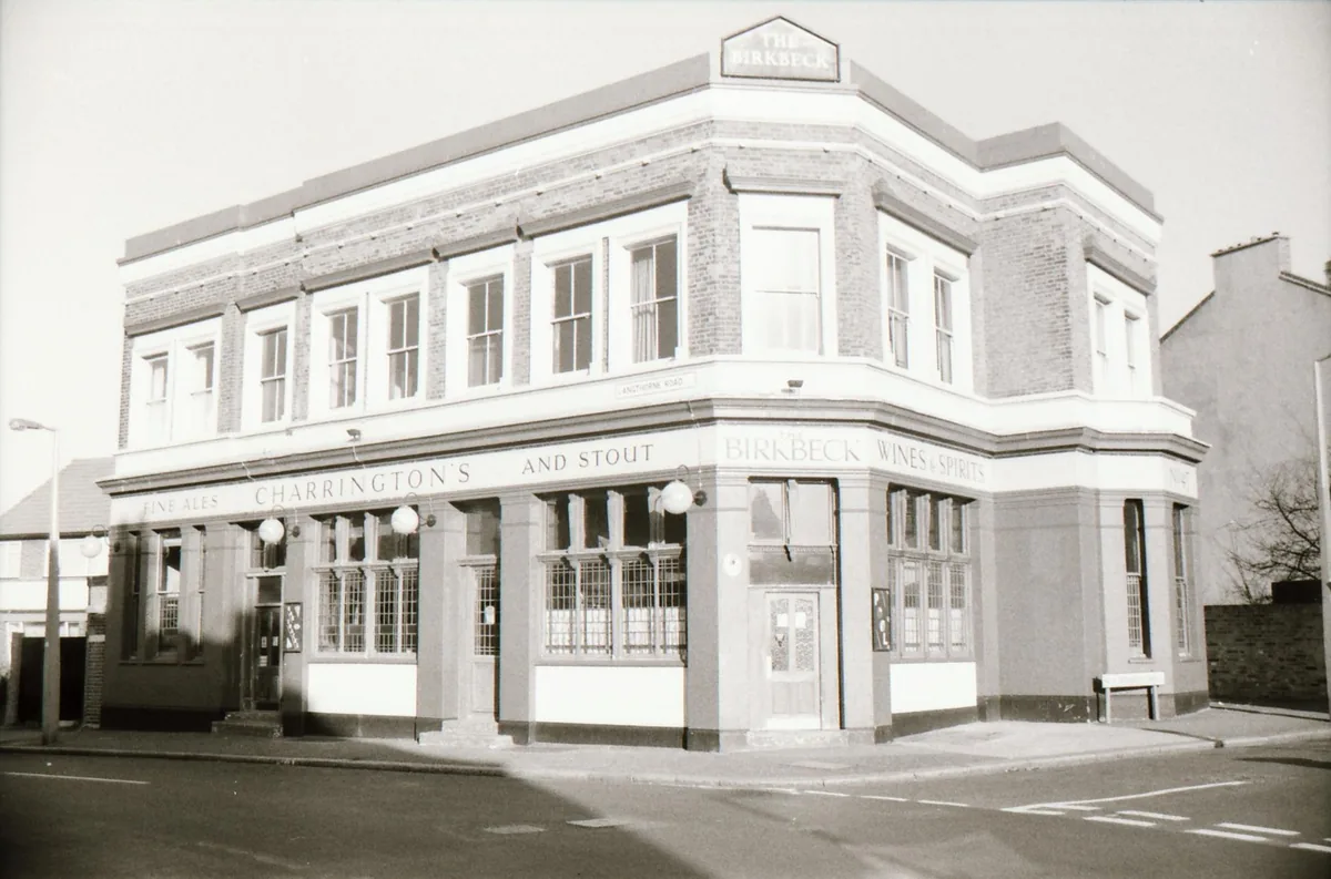 Birkbeck Tavern, darts in Leyton