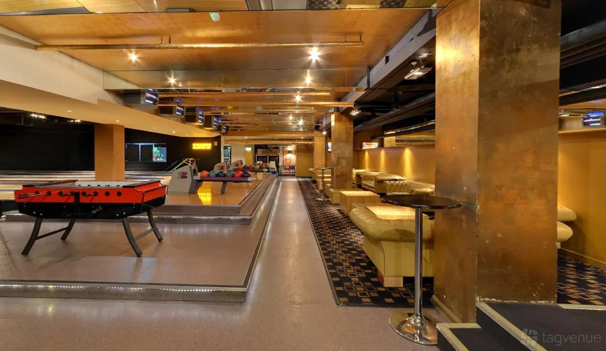 Bloomsbury Bowling Lanes (Kingpin Suite) Holborn, karaoke in Holborn