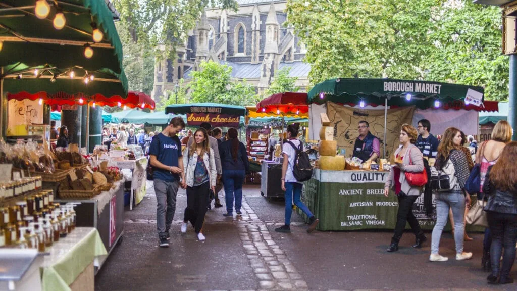 Borough Market, food stalls by Southwark Cathedral near London Bridge