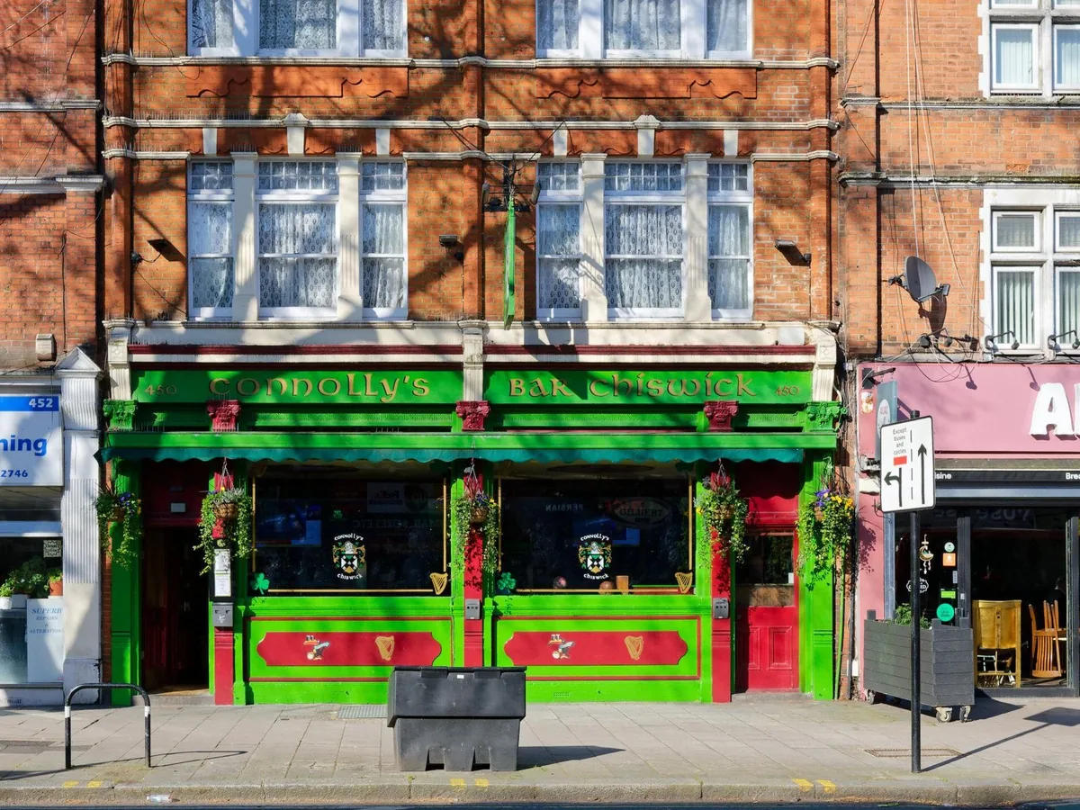 Connolly's, pool in Chiswick