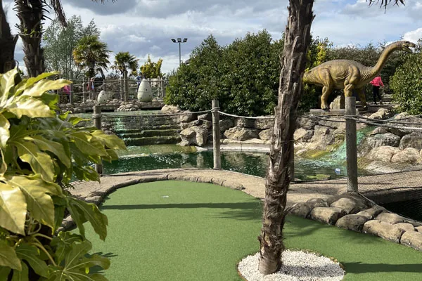 Dinosaur Safari Adventure Golf Barnet, mini-golf in Barnet