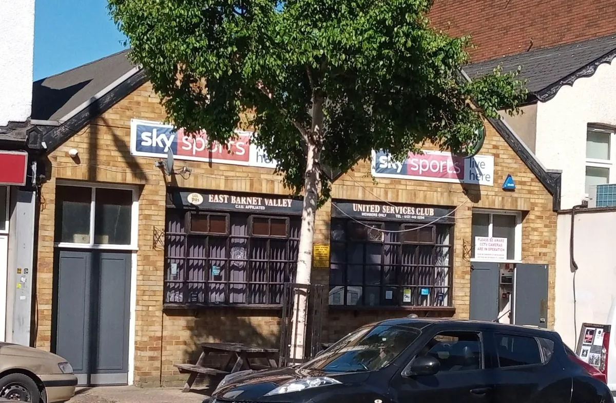 East Barnet United Services Club, pool in East Barnet