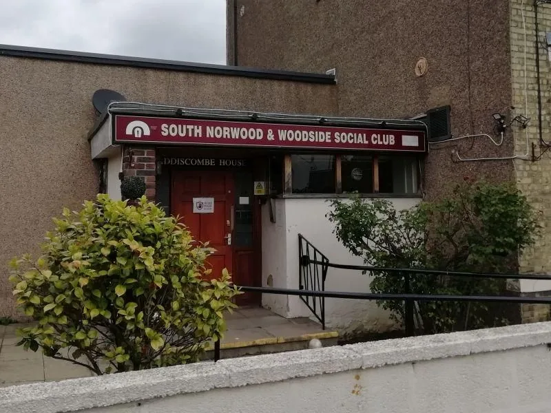 Enmore Club / South Norwood & Woodside Social Club, pool in South Norwood
