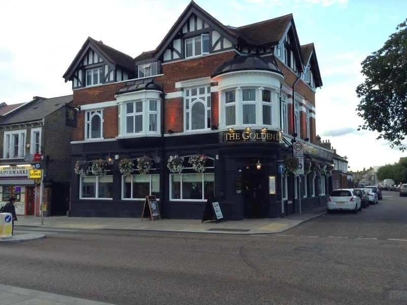 Golden Lion, pool in Bexleyheath (Bexley)