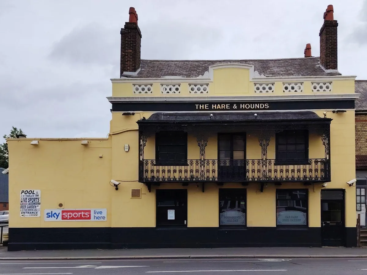 Hare & Hounds (Purley Way), pool in Croydon (CR0)