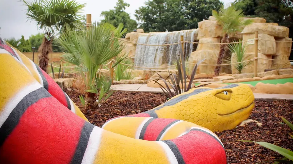 Jungle Falls Adventure Golf Enfield, mini-golf in Enfield