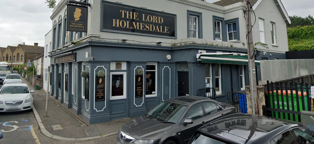 Lord Holmesdale, darts in Bromley