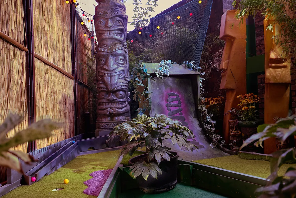 Plonk Crazy Golf Hackney London Fields, mini-golf in London Fields