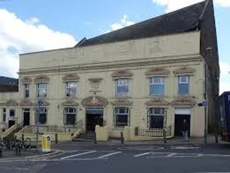 Plumstead Radical Club, pool in Plumstead