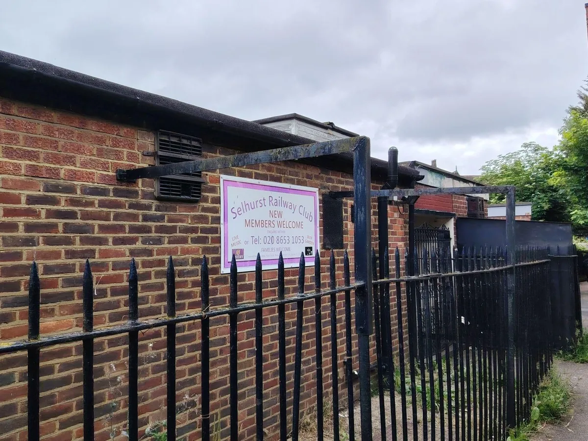 Selhurst Railway Club, pool in Selhurst