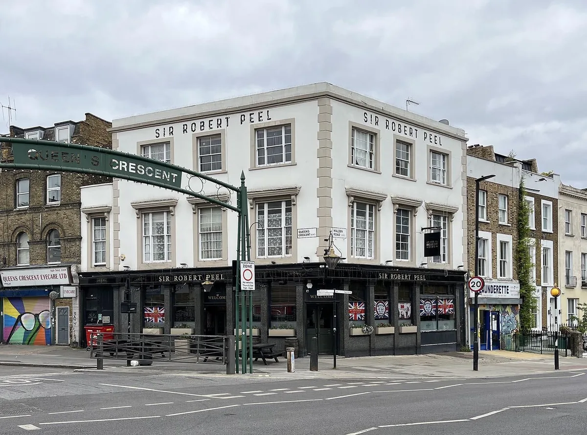 Sir Robert Peel, pool in Kentish Town (NW5)