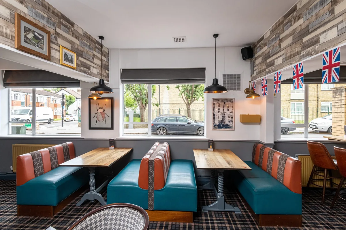The Albert Tavern (South Norwood), pool in South Norwood (SE25)