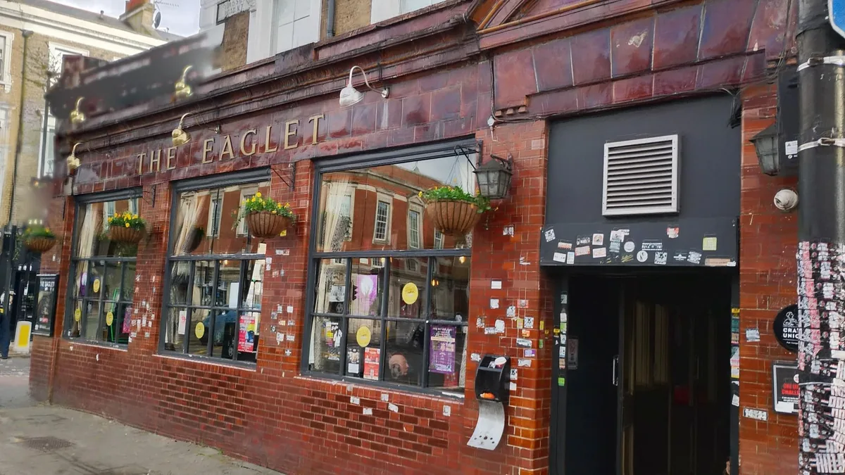 The Eaglet, pool in Finsbury Park / Holloway (N7)