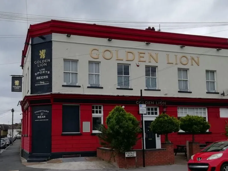 The Golden Lion, pool in Croydon