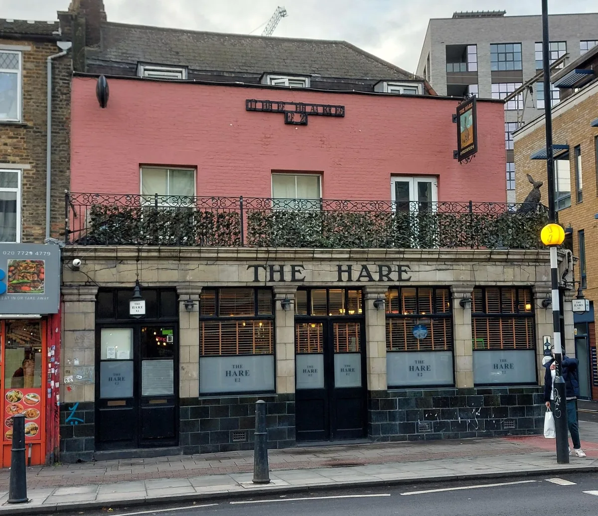 The Hare, pool in Cambridge Heath / Bethnal Green