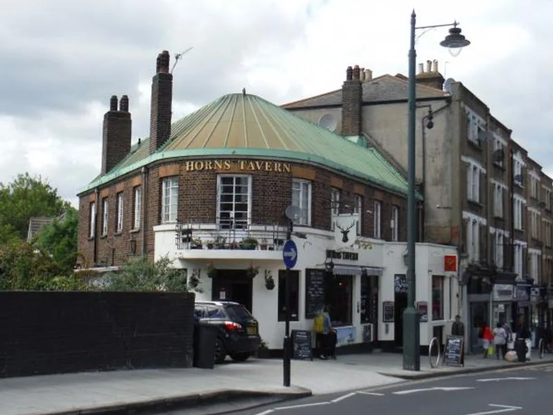 The Horns Tavern, pool in West Norwood