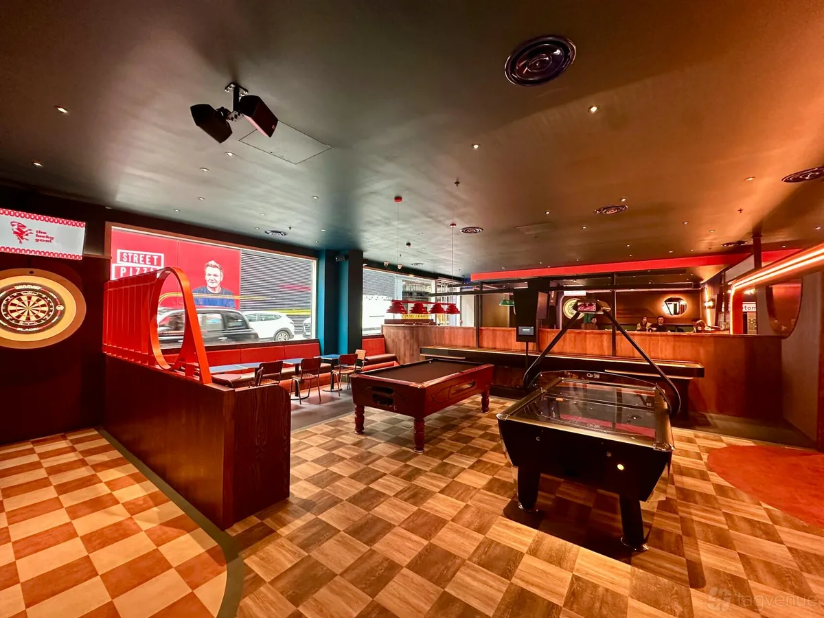 The Lucky Goat City of London, shuffleboard in City of London