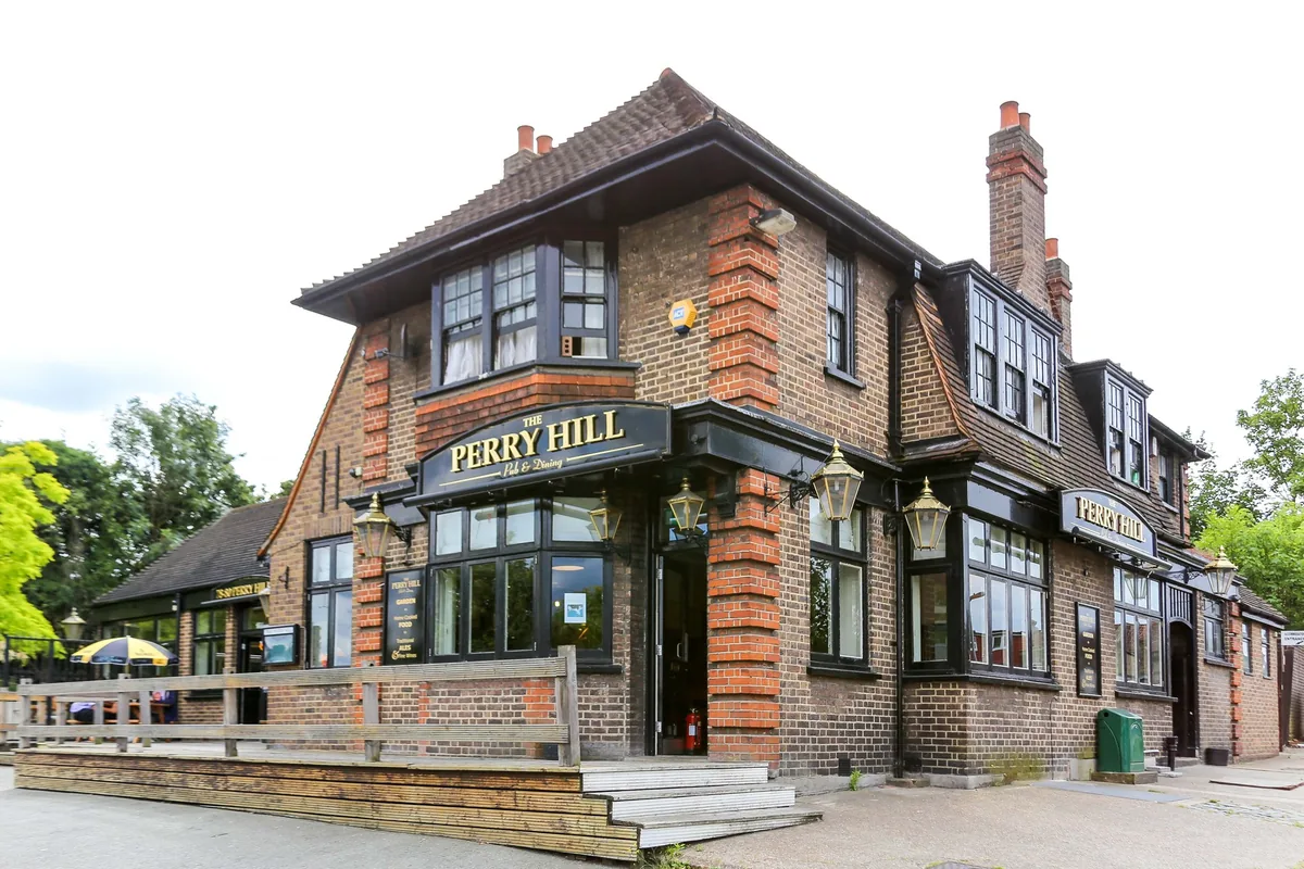 The Perry Hill, darts in Catford (Lewisham), SE6