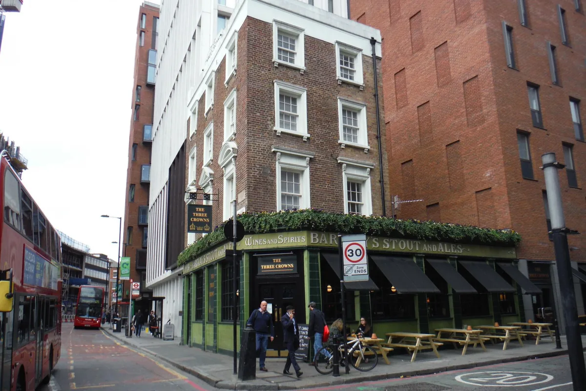 The Three Crowns, darts in Hoxton / Old Street