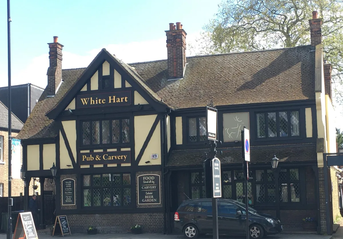 White Hart (Eltham), pool in Eltham (SE9)