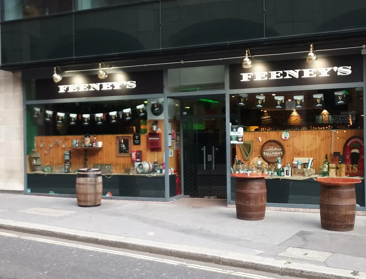 Williams / Feeney's (Aldgate Irish pub), darts in Aldgate (E1) / City (EC3)